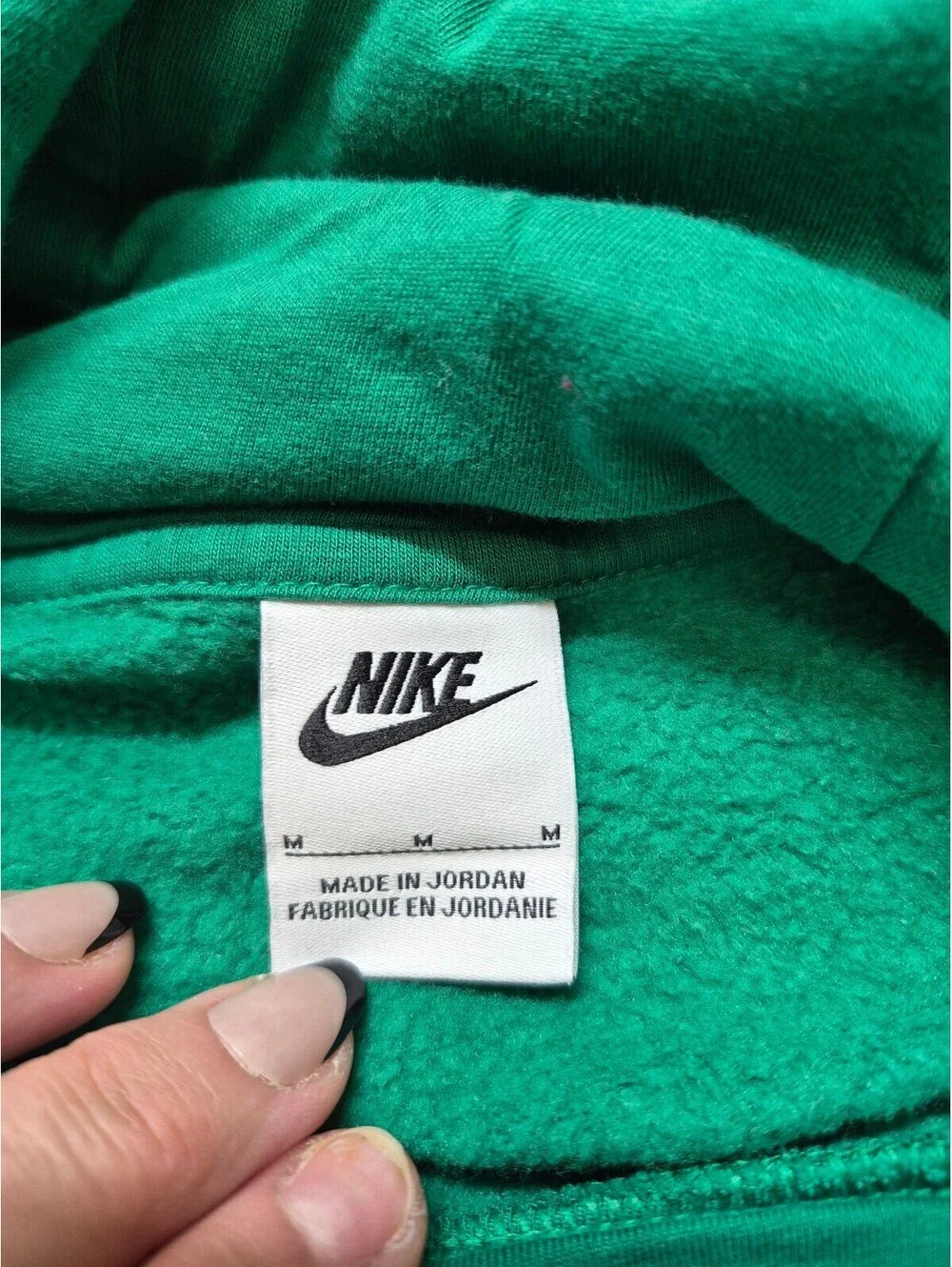 Men's Nike Green Pullover Hoodie with White Logo, Size Medium B485